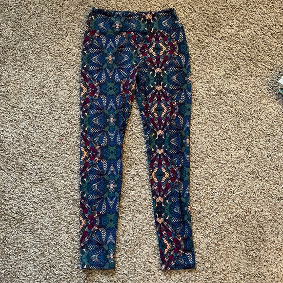 Barely worn “one size” Lularoe leggings 💜 - Picture 1 of 2